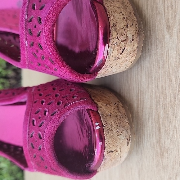 JIMMY CHOO 'PAPINA' BERRY WINE SUEDE CORK WEDGE Size 40 - Picture 14 of 14